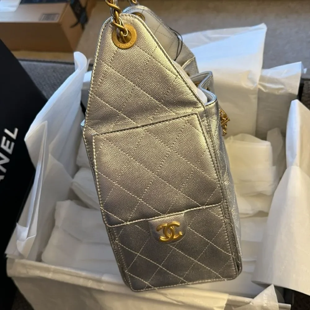 NWT CHANEL SILVER 25 Small